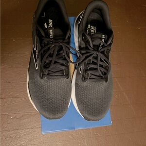 Brooks Men’s Glycerin 13EE. Worn just a few times getting out in town. 0 workout